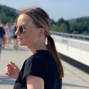 Meet your Posher, Isabel